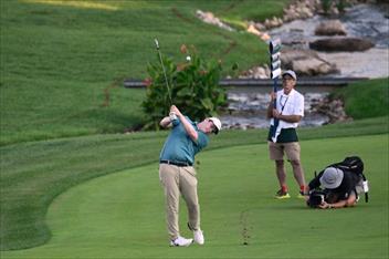 BMW Championship tiếp tục gây sốt