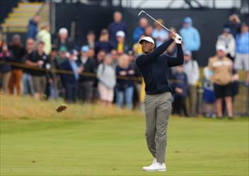 Tiger Woods tái xuất sau phẫu thuật gân Achilles, khiến người hâm mộ phấn khích